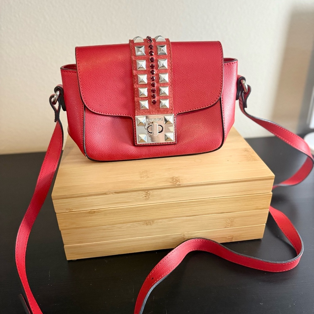 Valentino by Mario Valentino Yasmine